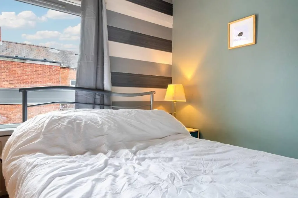 Central 3 Bedroom House Belfast 0*,